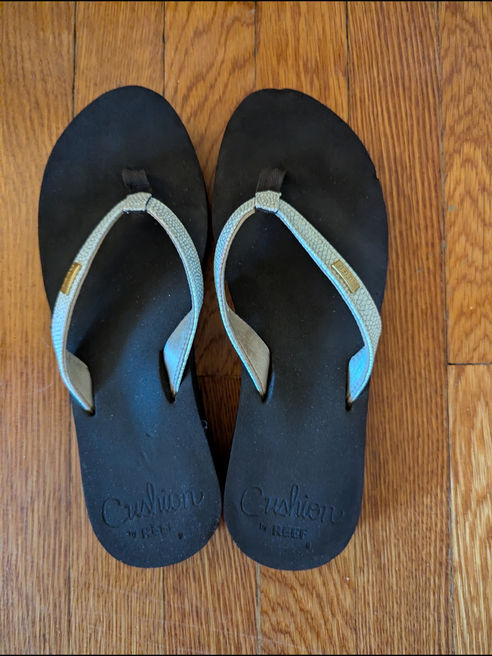 Reef Women's Brown Flip Flop Sandals with Metallic Gold Straps - Picture 2 of 4